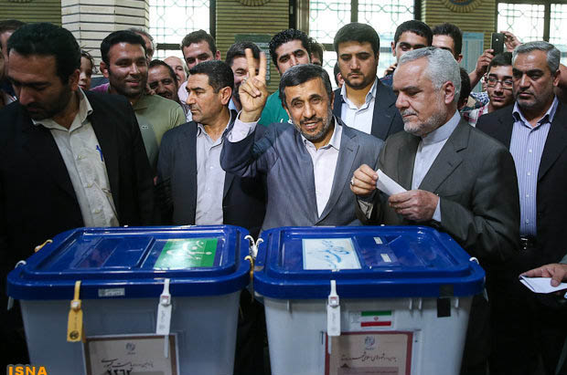 سکوت احمدی‌نژاد درباره انتخابات/ رای رئیس‌جمهور ‌9ساعت‌‌بعد‌ رسید/ عکس