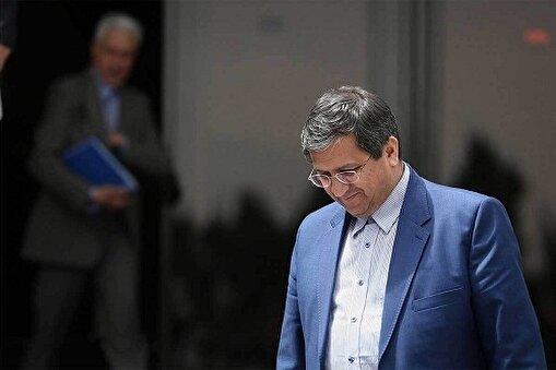 همتی رسما رئیس کل بانک مرکزی شد/ سه محور برنامه‌های رئیس جدید