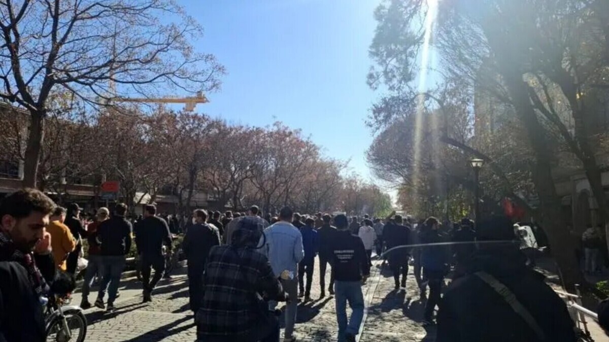  اعتراض بازاریان به نوسانات شدید ارزی