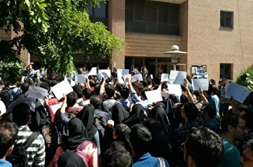 تجمع در دانشگاه شریف به درگیری کشیده شد