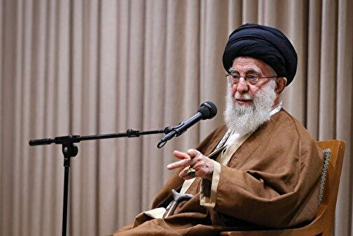 رهبر انقلاب: کسانی که می‌گویند چرا با آمریکا مذاکره مستقیم انجام نمی‌دهید، ظاهربین هستند