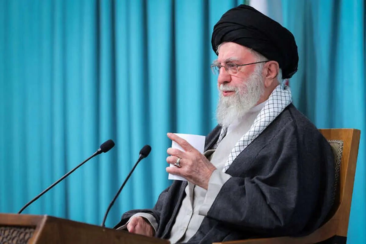 رهبر انقلاب خطاب به رئیس جمهور آمریکا: اصلاً شما چه کاره هستی؟!/ ملت ایران زیر بار «تحمیل» به اسم «معامله» نمی‌رود؛