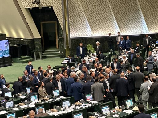 مجلس یکشنبه نامه نمایندگان درباره ساخت سلاح هسته‌ای را بررسی می‌کند